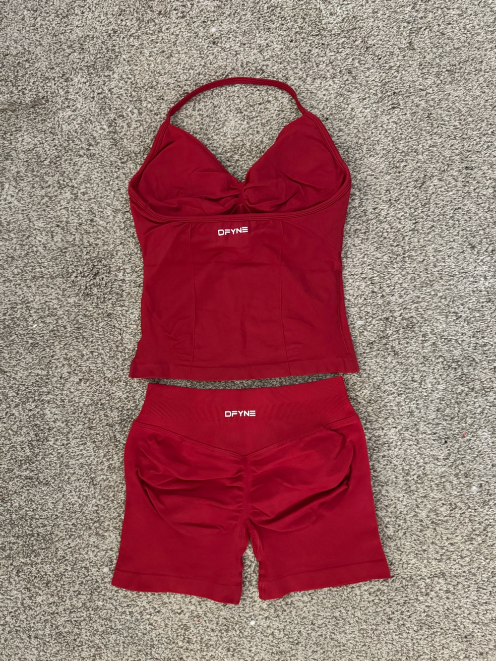 DFYNE Red Seamless Workout Set - M - Picture 2 of 4